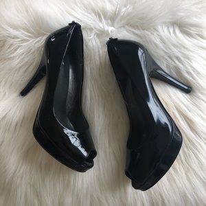Stuart weitzman black pumps size 7.5